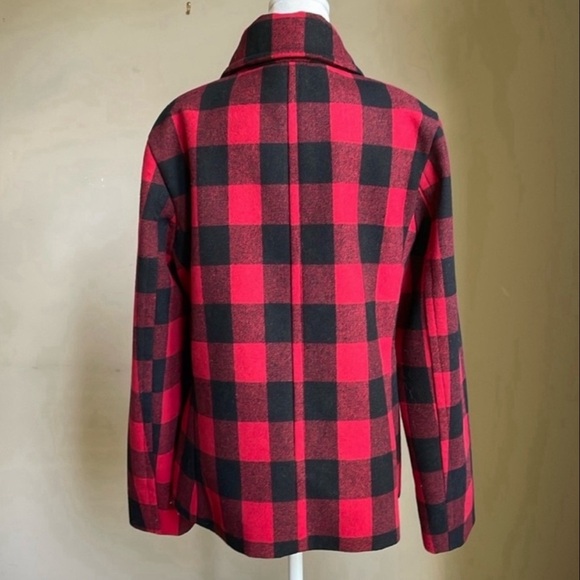 Gap wool blend pea coat in red and black check. Lined. Front pockets. Size M - Picture 4 of 9